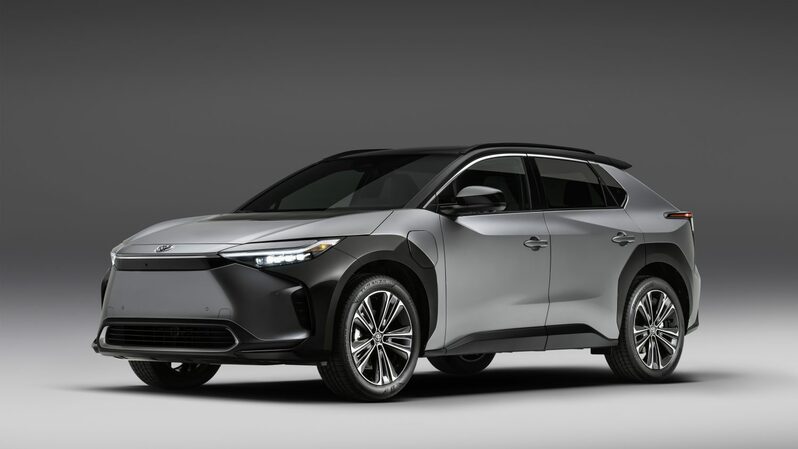 Mobil listrik baterai (BEV) Toyota bZ4X menjadi mobil resmi KTT G20 di Bali, 14-15 November 2022. (ist)