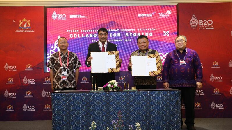 Telkom dan Indosat teken kerja sama percepatan adopsi teknologi informasi terkini. (IST)