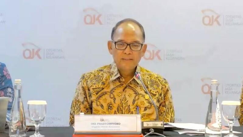Kepala Eksekutif (KE) Pengawas Industri Keuangan Non Bank Otoritas Jasa Keuangan (IKNB OJK) Ogi Prastomiyono dalam konferensi pers daring pengumuman pencabutan izin usaha (CIU) PT PT Asuransi Jiwa Adisarana Wanaartha (Wanaartha Life/PT WAL), Senin (5/12). (Prisma Ardianto/Investor Daily)