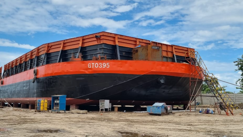 Kapal PT Cakra Buana Resources Energi Tbk (CBRE). (Ilustrasi/Perseroan)