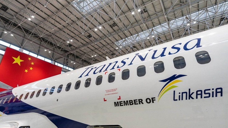 Pesawat COMAC ARJ21-700 PK-TJA milik TransNusa. (Twitter)