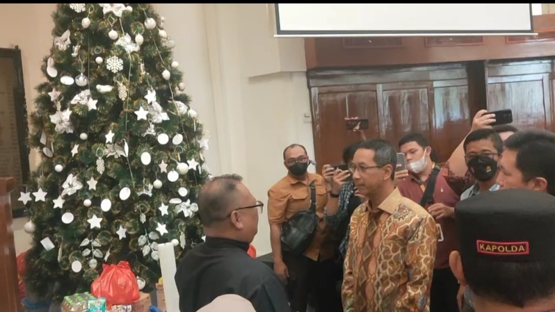 Kunjungi 4 Gereja, Pj Gubernur DKI Pastikan Ibadah Natal Berlangsung Aman