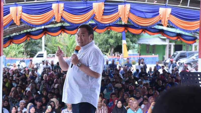 Wakil Ketua DPR RI Bidang Korinbang dari daerah pemilihan Gorontalo Rachmat Gobel mengingatkan tentang keharusan wakil rakyat untuk menunaikan amanah