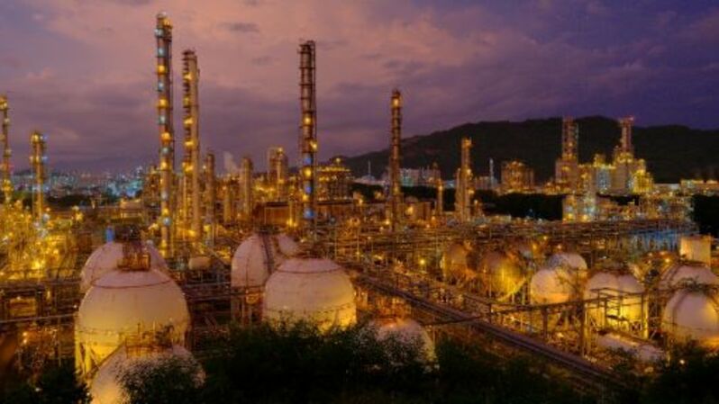 Salah satu pabrik milik PT Chandra Asri Petrochemical Tbk (TPIA).
