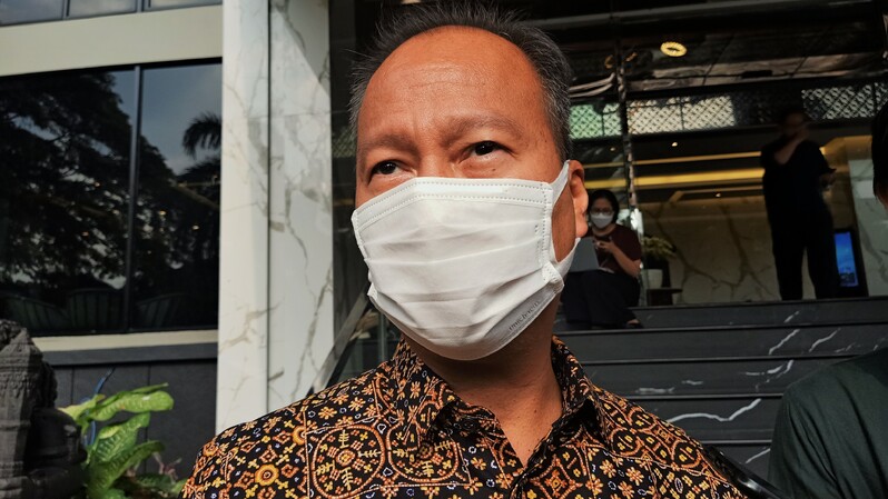 Menteri Perindustrian Agus Gumiwang Kartasasmita usai mengikuti konferensi pers Launching Skema Normal Program Kartu Prakerja di Kantor Kementerian Koordinator Bidang Perekonomian pada Kamis (05/01/2023). (Investor Daily/Arnoldus Kristianus)