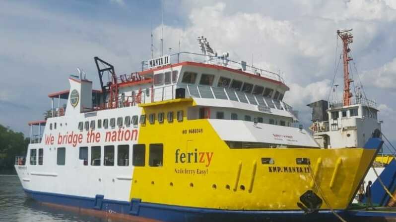 PT ASDP Indonesia Ferry (Persero) menerapkan penyesuaian tarif angkutan penyeberangan di sejumlah lintasan di Pulau Kalimantan dan Sumatra pada awal tahun 2023. (Ilustrasi/Ist)