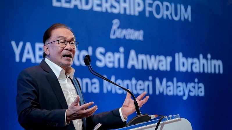 Perdana Menteri Malaysia Anwar Ibrahim saat menjadi pembicara dalam CT Corp Leadership Forum di Jakarta, Senin (9/1/2023). (Foto: Humas Menpan-RB/Humas Menparekraf)