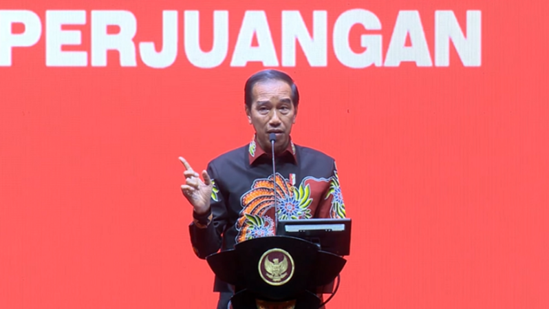 Presiden Jokowi saat berpidato di acara peringatan HUT ke-50 PDIP di JIExpo Kemayoran, Jakarta, Selasa (10/1/2023).
