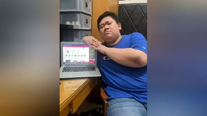 Benaya Tiarno, pengusaha konversi pula menjadi saldo ATM dan dompet digital. (ist)
