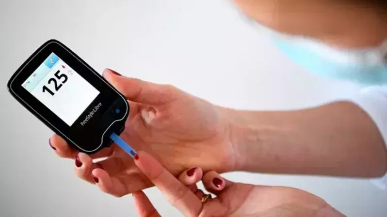 Kontrol gula darah sangat penting untuk pengidap diabetes. (Foto: AFP)