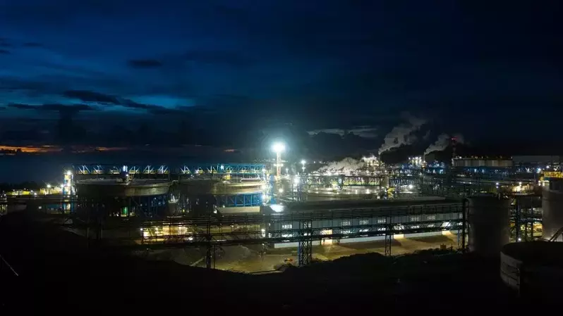 Fasilitas pertambangan dan hilirisasi terpadu PT Trimegah Bangun Persada Tbk di Site Pulau Obi, Halmahera Selatan, Maluku Utara. (Foto: Harita Nickel)