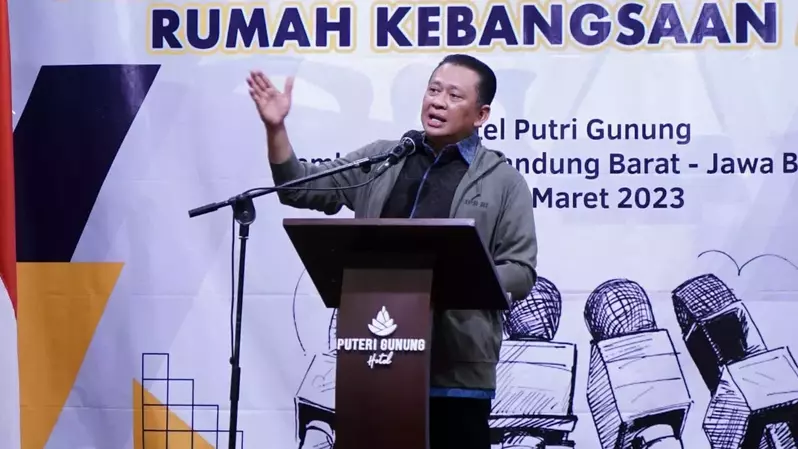 Ketua MPR RI sekaligus Wakil Ketua Umum Partai Golkar Bambang Soesatyo dalam acara press gathering bersama Koordinatoriat Wartawan Parlemen (MPR/DPR/DPD-RI) di Bandung, Sabtu (18/3/23)