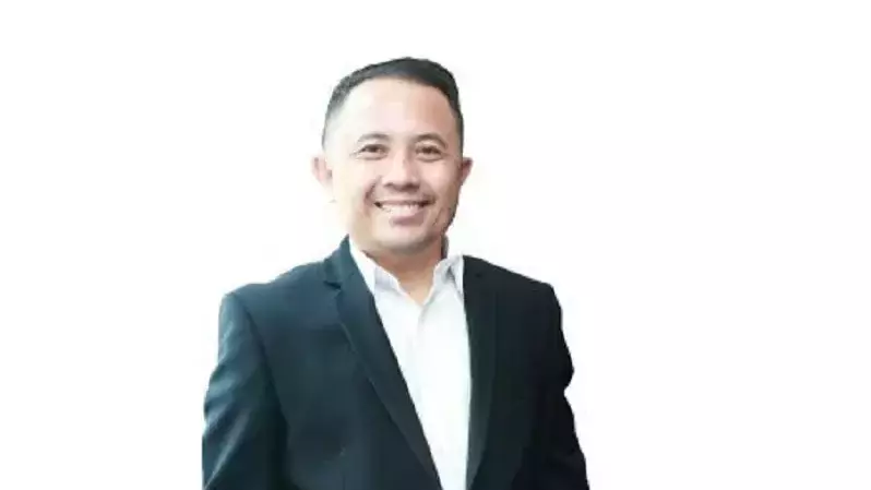 Komisaris PT PLN Batam Rizal Calvary Marimbo.
