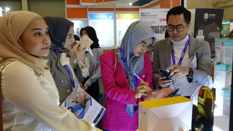 Sometech Indonesia Anugerahi Penghargaan Kepada Dokter Ahli Kecantikan