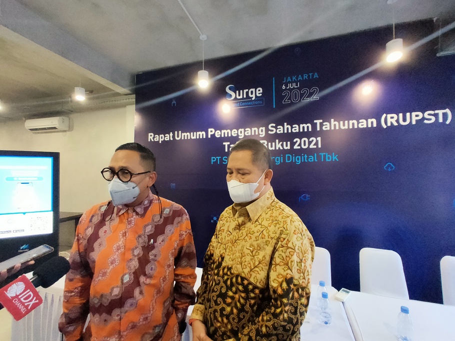 Konferensi pers Surge usai rapat umum pemegang saham tahunan (RUPST) di Jakarta, Selasa (6/7/2022). (foto: ist)