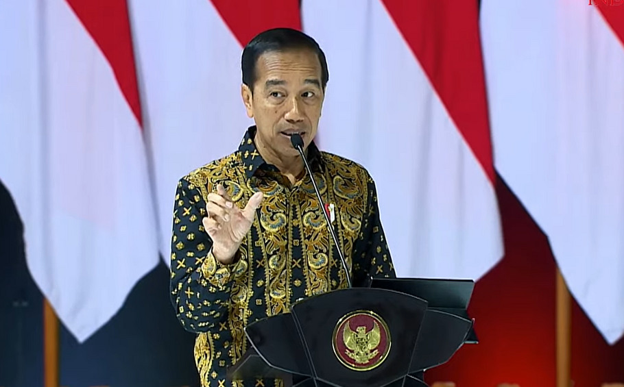Presiden Joko Widodo (Jokowi) saat memberikan sambutan pada Rapat Koordinasi Nasional Kepala Daerah dan Forkompinda Tahun 2023 di Sentul, Jawa Barat, Selasa (17/01/2023). (Sumber: Akun Youtube Kemendagri RI)