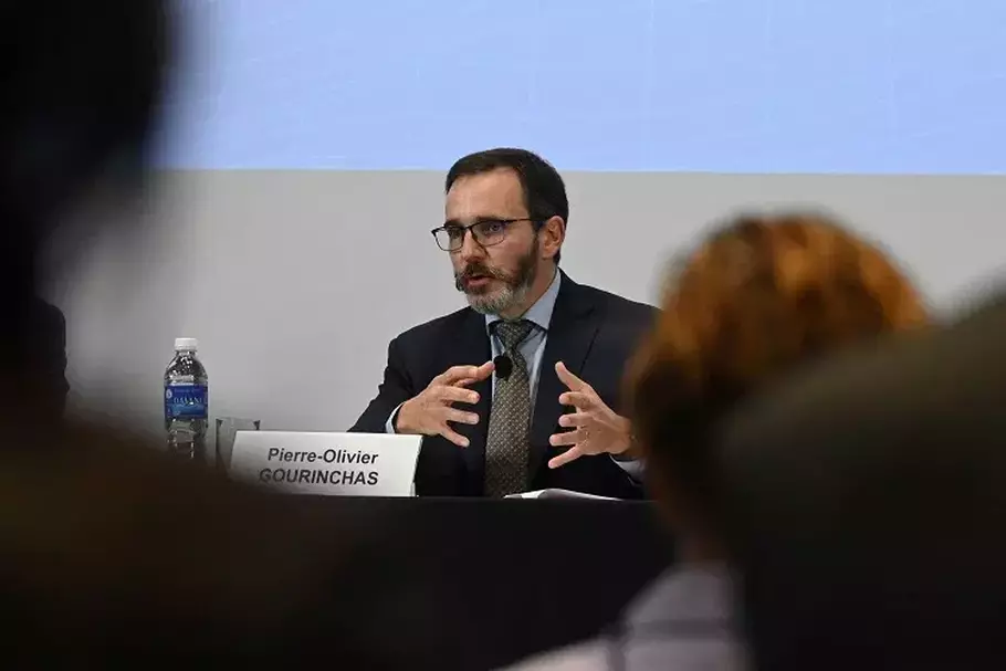 Kepala Ekonom dan Direktur Dana Moneter Internasional (IMF) Pierre-Olivier Gourinchas di Singapura pada 31 Januari 2023. (Foto: Roslan RAHMAN/AFP)