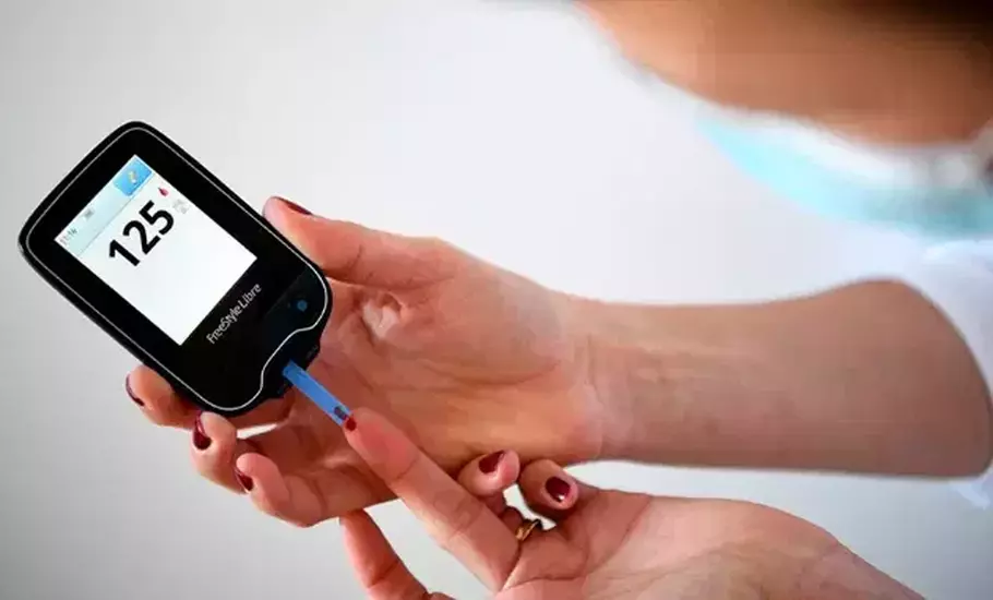 Kontrol gula darah sangat penting untuk pengidap diabetes. (Foto: AFP)