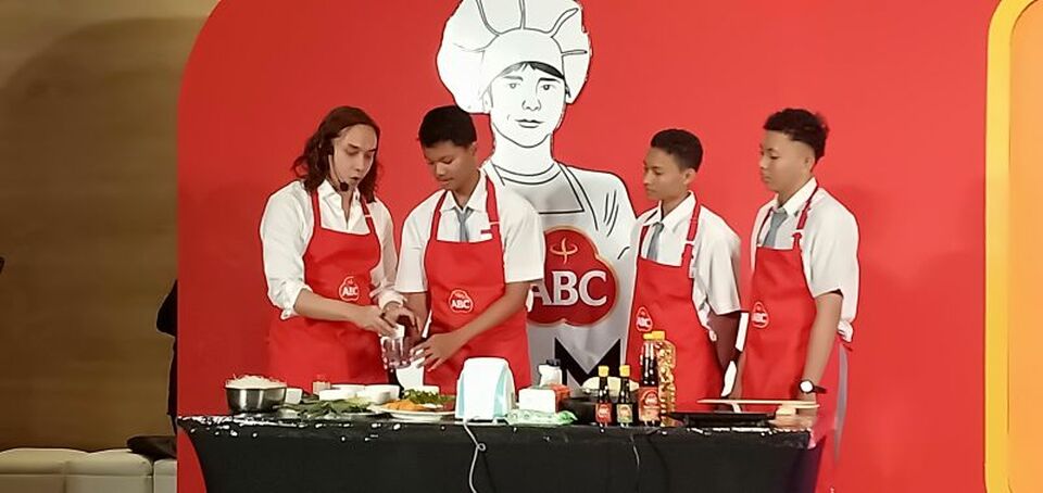 Bertepatan dengan Hari Kesetaraan Perempuan, Kecap ABC meluncurkan Koki Muda Sejati sebagai langkah dalam mendukung kesetaraan gender, terutama di dapur. Koki Muda Sejati merupakan program yang melibatkan anak remaja laki-laki di lebih dari 50 sekolah menengah untuk belajar memasak sehingga memiliki bekal dan pemikiran untuk menjadi pasangan yang setara di dapur.