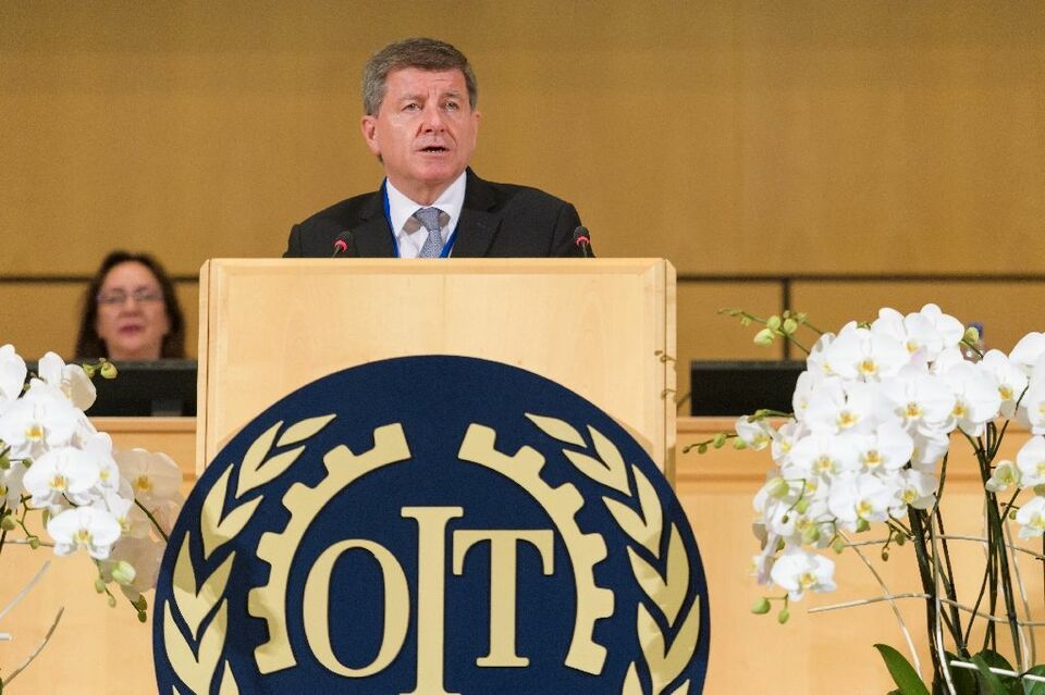 Direktur Jenderal Organisasi Buruh Internasional ( International Labour Organization/ILO) Guy Ryder saat menyampaikan pidato dalam pertemuan tahunan ILO di Jenewa, Swiss. ( Foto: AFP Photo/Fabrice COFFRINI )