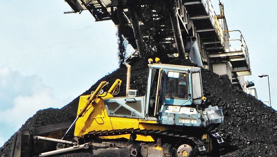 Alat berat produk United Tractors. Foto ilustrasi: Defrizal