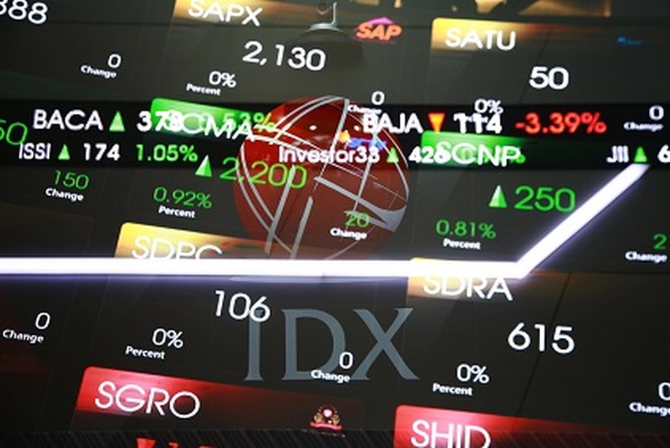 Pergerakan harga saham terpantau di galeri Bursa Efek Indonesia (BEI) di Jakarta. Foto ilustrasi: BeritaSatu Photo/Mohammad Defrizal