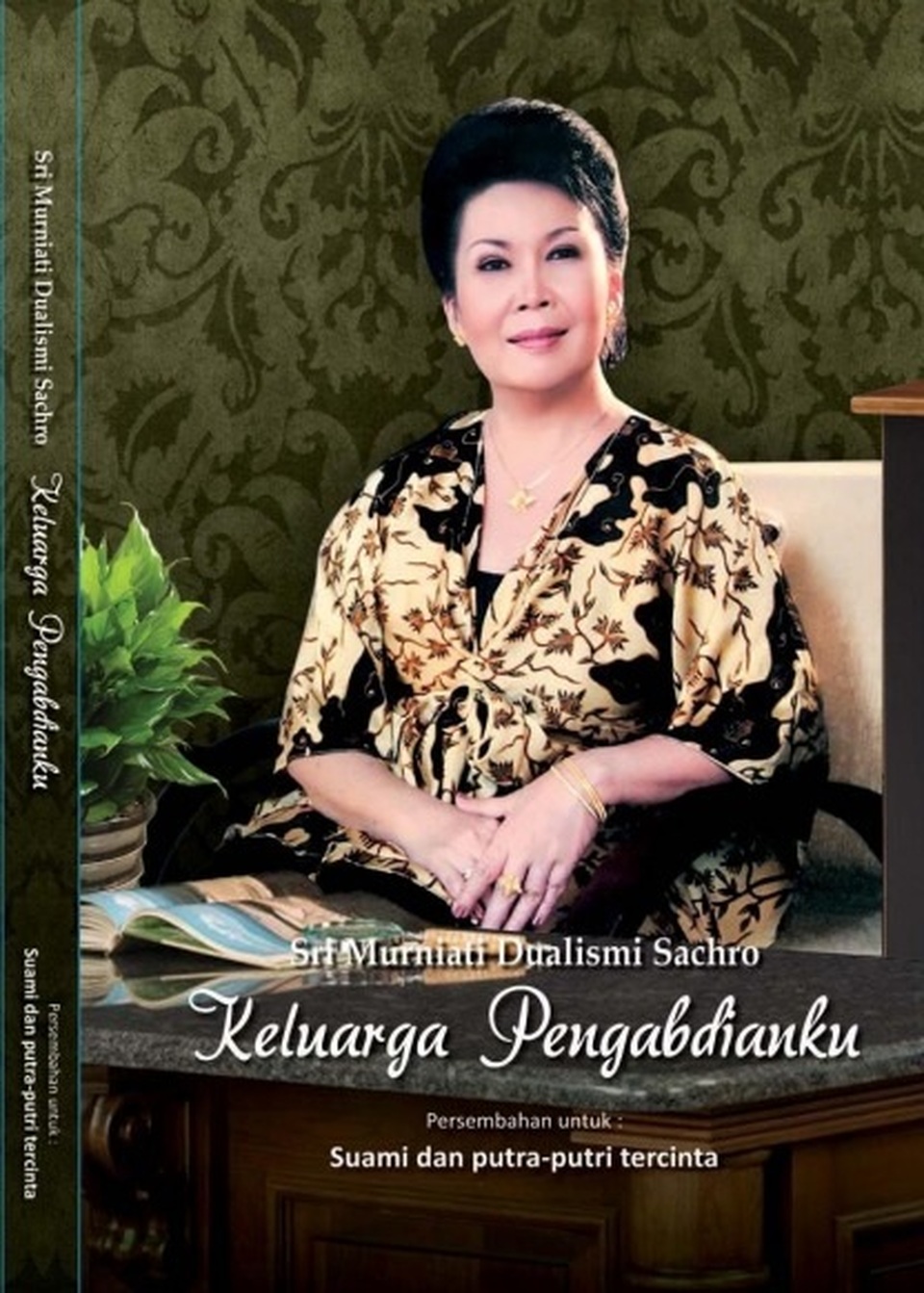 Dewan Pembina  Purnomo Yusgiantoro Center (PYC) Sri Murniati Dualismi Sachro,  yang akrab disapa Lis Yusgiantoro pada peluncuran sekaligus bedah buku  berjudul Keluarga Pengabdianku di Jakarta, pada Minggu (27/6/2021) sore.
