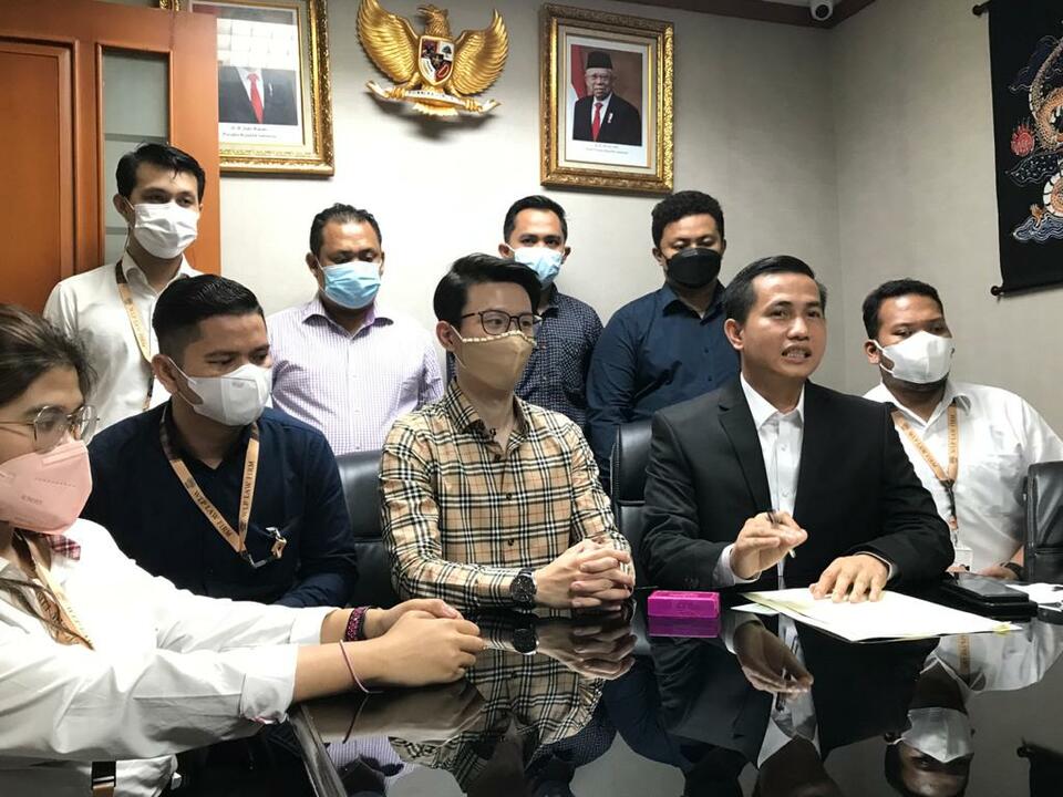 Konfrensi pers terkait penyelesaian kasus penganiayaan selegram Petrick Sutrisno yang dilakukan oleh oknum sopir SiCepat.  