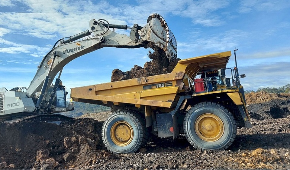 PT Adaro Minerals Indonesia Tbk (ADMR).