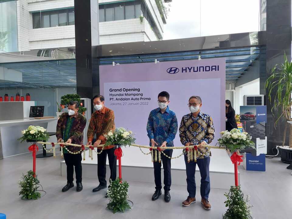 Andalan Motor mengawali tahun 2022 dengan meresmikan pembukaan dealer ketujuh Hyundai, yakni flagship showroom Hyundai Mampang, Jakarta, Kamis (27/1/2022). (ist)