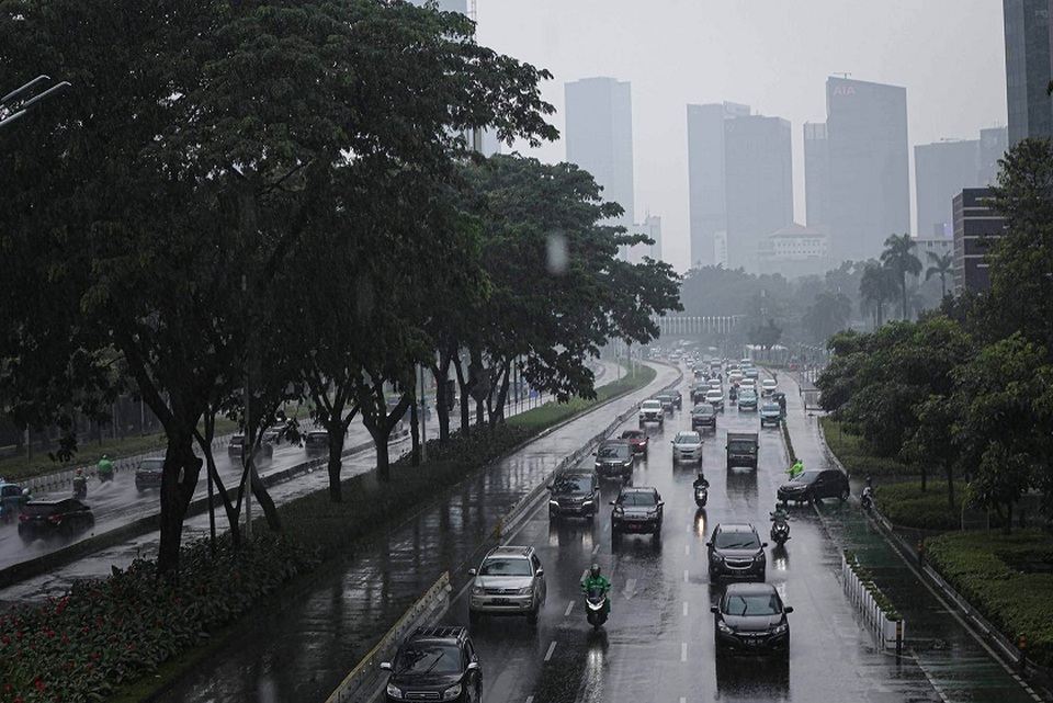 Waspada, Hujan Lebat Disertai Kilat Berpotensi Landa Jabodetabek Sore Ini