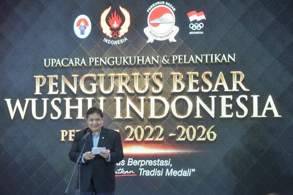 Airlangga Hartarto saat pelantikan pengurus PB WI periode 2022-2026 di Badan Pengembangan SDM Industri Jl Widya Chandra Jakarta Selatan, Selasa malam (22/3/2022).
