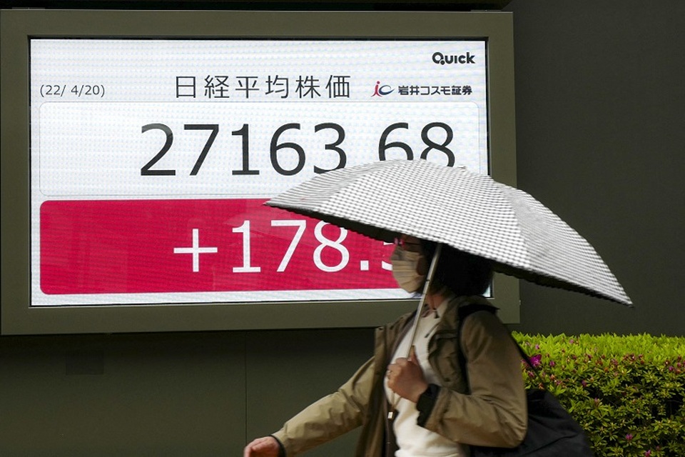 Ilustrasi bursa Asia. (FOTO: KAZUHIRO NOGI / AFP)