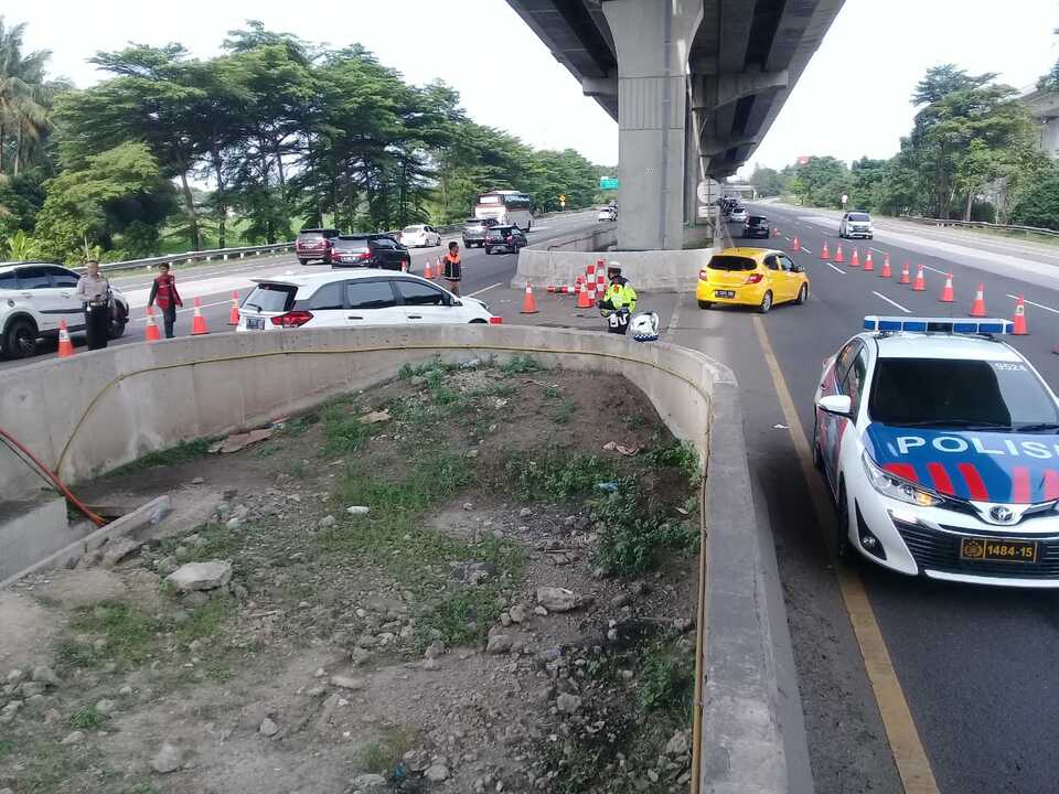 Padat, Jasa Marga Buka Tutup Tol Layang MBZ Dan Contraflow Tol Cikampek