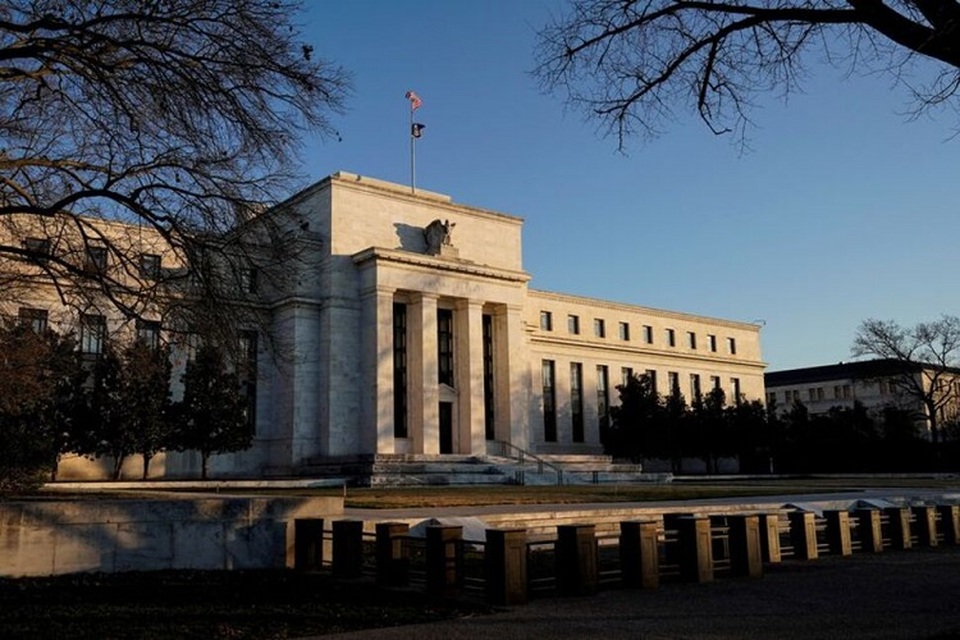 Gedung Federal Reserve (Fed) di Washington, Amerika Serikat pada 26 Januari 2022. (FOTO: REUTERS/Joshua Roberts/File Photo)