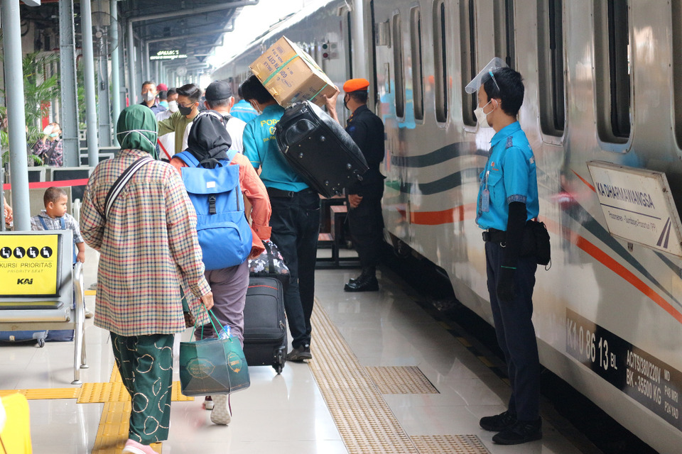 ilustri penumpang kereta api