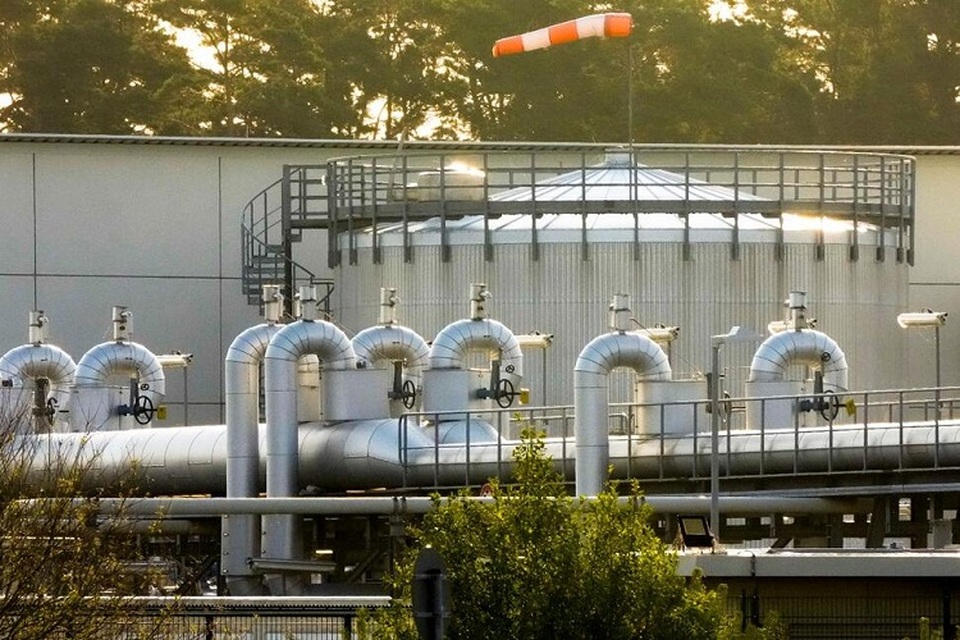 Fasilitas pendaratan pipa Nord Stream 1 Laut Baltik dan stasiun transfer pipa gas OPAL, Baltic Sea Pipeline Link, di Lubmin, Jerman pada Kamis 21 Juli 2022. Operator pipa utama dari Rusia ke Eropa mengatakan gas alam mulai mengalir lagi setelah penghentian 10 hari untuk pemeliharaan. (FOTO: AP/Markus Schreiber)