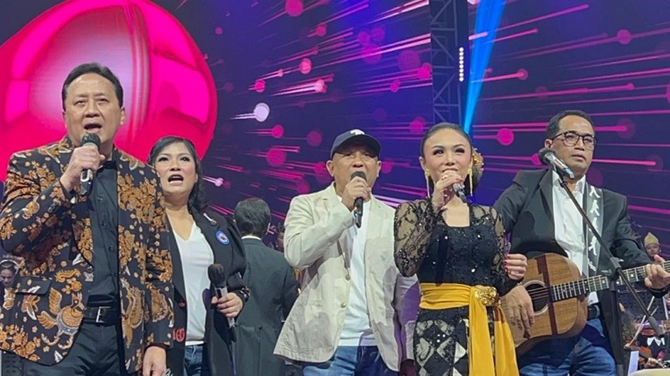 Elek Yo Band tampil di acara ‘Konser Kebangsaan, Simfoni Insan Perhubungan, Bangkit Maju Bersama’ di Djakarta Theatre Ballroom, Jakarta, Sabtu (6/8/2022). (Foto: Primus Dorimulu) 