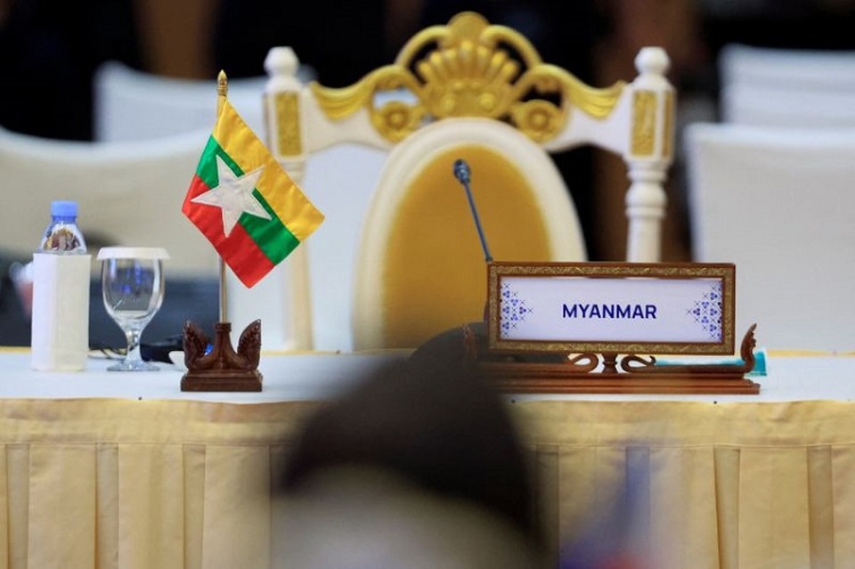 Kursi Menteri Luar Negeri (Menlu) Myanmar Wunna Maung Lwin terlihat kosong saat Pertemuan Menlu Asean di Phnom Penh, Kamboja pada 4 Agustus 2022. (FOTO: REUTERS/SOE ZEYA TUN)