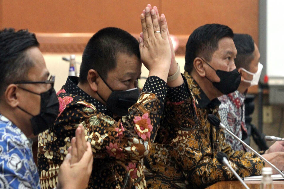 Direktur Utama Garuda Indonesia, Irfan Setiaputra (tengah). (BeritaSatu Photo/Ruht Semiono)
