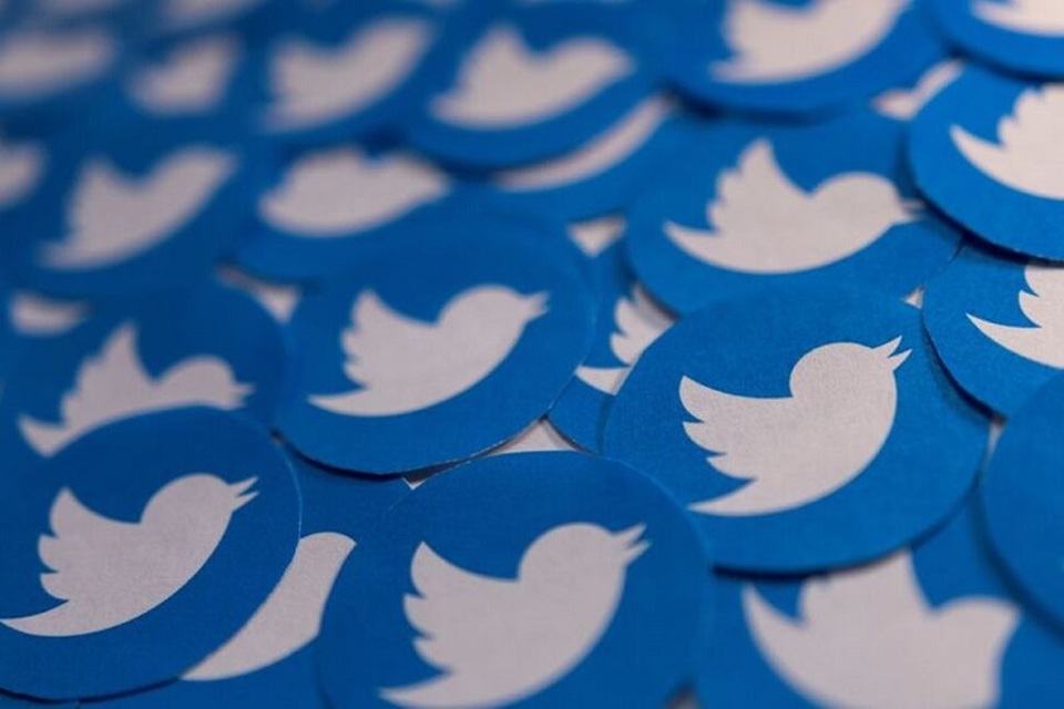 Ilustrasi logo Twitter yang dicetak pada 28 April 2022. (FOTO: REUTERS/Dado Ruvic/Illustration)