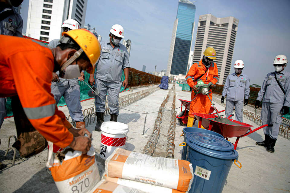 Salah satu proyek Adhi Karya (ADHI). (BeritaSatu Photo/Joanito De Saojoao)