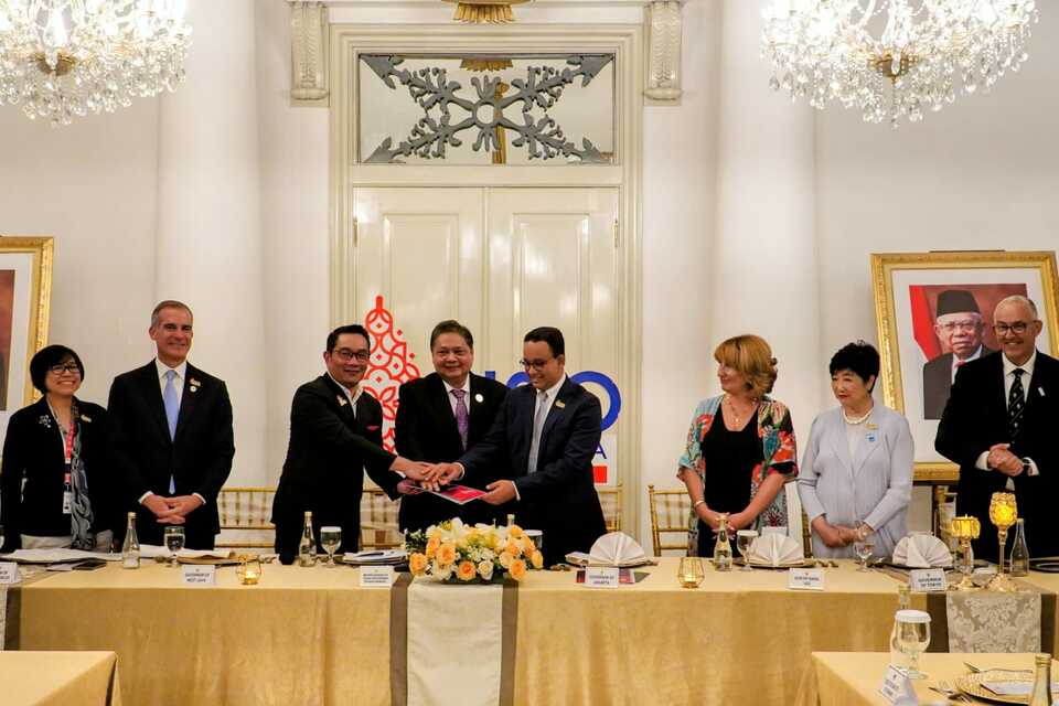 Komunike Urban 20 diserahkan kepada Menko Airlangga di Balai Kota DKI Jakarta, Rabu (31/8/2022), oleh Gubernur Provinsi DKI Jakarta Anies Baswedan dan Gubernur Provinsi Jawa Barat Ridwan Kamil selaku Chair dan Co-Chair Urban 20.