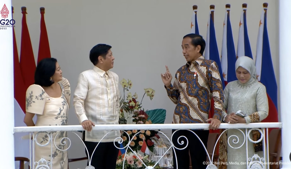Presiden Jokowi dan Ibu Negara Iriana Jokowi menyambut kunjungan kenegaraan Presiden Republik Filipina Ferdinand Romualdez Marcos Jr dan istrinya, Louise Araneta Marcos di Istana Kepresidenan Bogor, Jawa Barat, Selasa (5/9/2022).