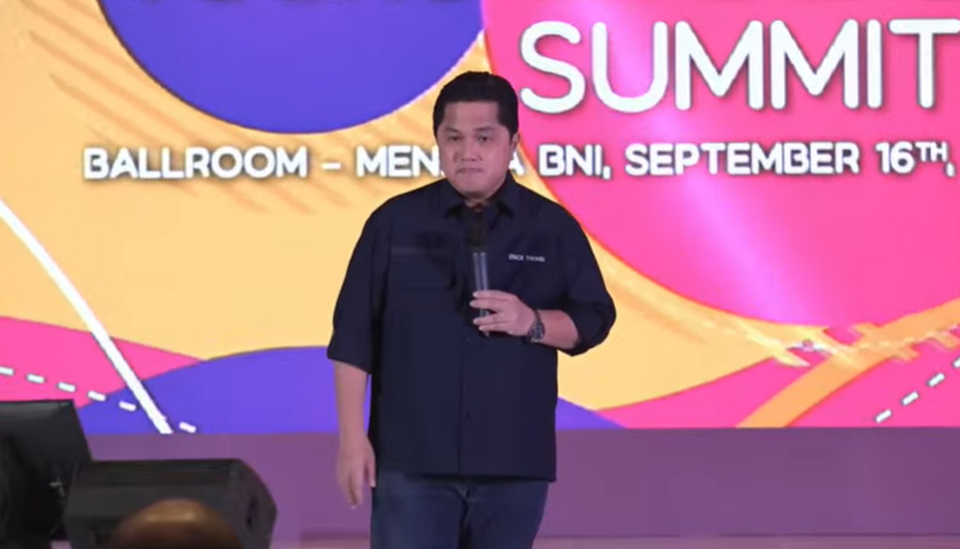 Menteri BUMN Erick Thohir memberi sambutan di acara BUMN Young Leaders Summit, di Jakarta, 16 September 2022.
Sumber: Herman (beritasatu.com)