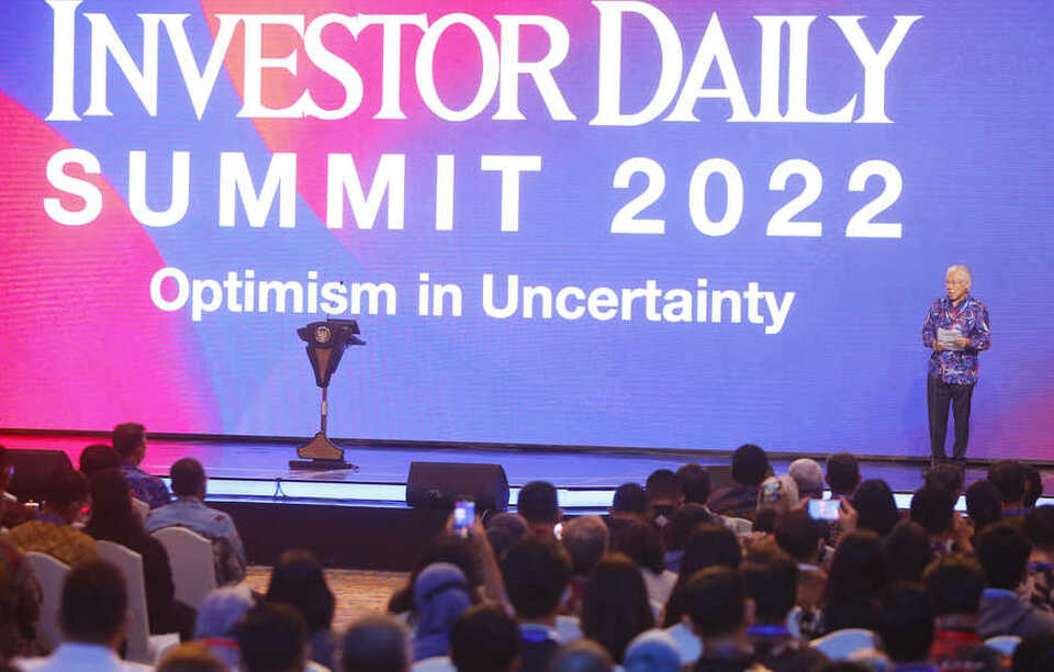 Investor Daily Summit 2022
Executive Chairman B Universe Enggartiasto Lukita memberikan sambutan pada acara Investor Daily Summit 2022 di Jakarta Convention Center, Selasa, 11 Oktober 2022. (BeritaSatu Photo/Ruht Semiono)