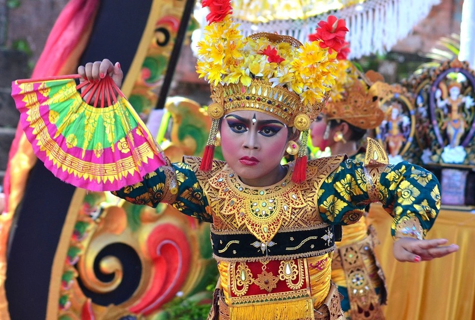 Tari Legong dari Bali. (ANTARA FOTO/Fikri Yusuf/kye/16)