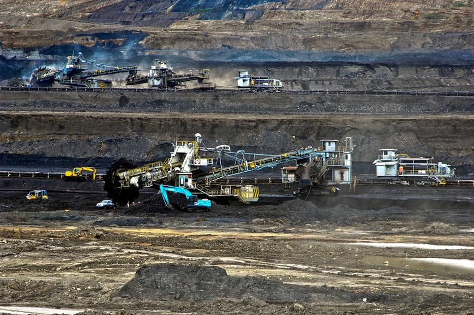 Kegiatan penambangan batu bara di area PTBA, Sumatra Selatan. (B Universe Photo/Mohammad Defrizal)