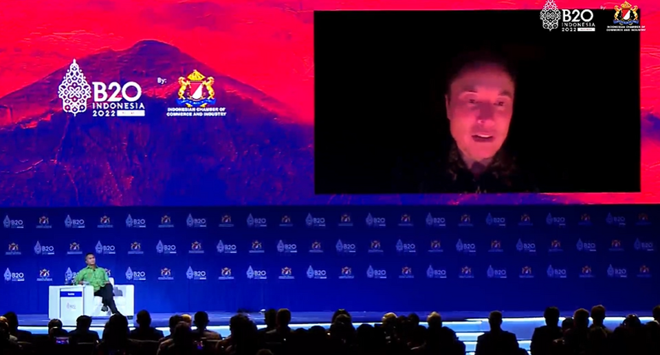 CEO Tesla dan pemilik Twitter Elon Musk menjadi pembicara dalam sesi bertema "Navigating Future Disruption of Global Technological Innovation" pada B20 Summit Indonesia 2022, Senin (14/11/2022).