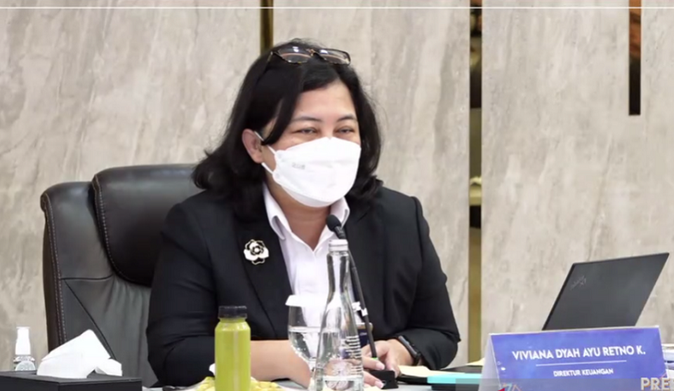 Direktur Keuangan BRI Viviana Dyah Ayu Retno dalam konferensi pers Kinerja Keuangan BRI Kuartal III Tahun 2022 yang dipantau secara daring di Jakarta, Rabu (16/11/2022). (Foto: ANTARA/Agatha Olivia Victoria)